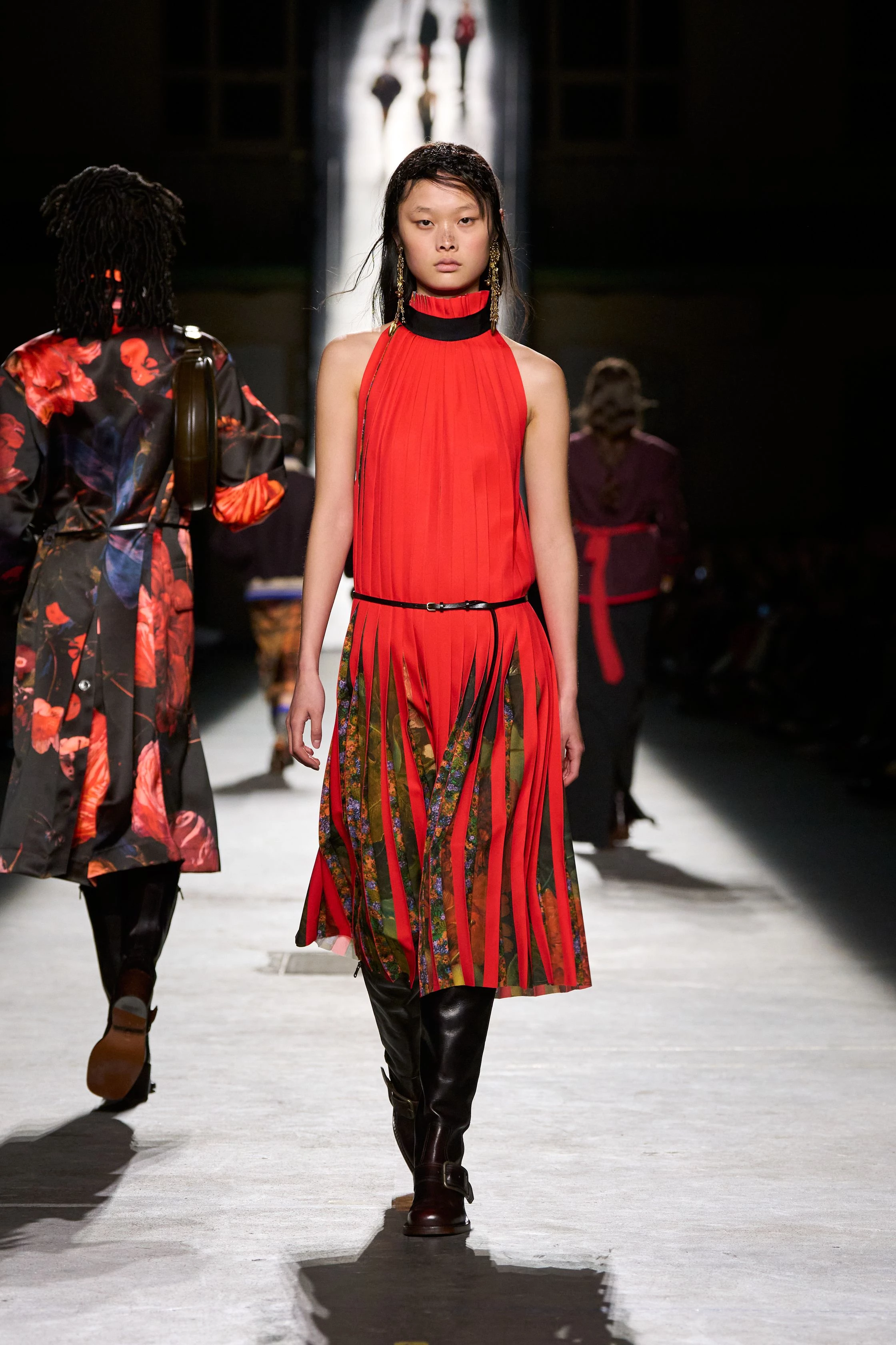 Туга за молодістю: огляд нової осінньо-зимової лінійки Dries Van Noten 2026/2027 27 Туга за молодістю: огляд нової осінньо-зимової лінійки Dries Van Noten 2026/2027
10