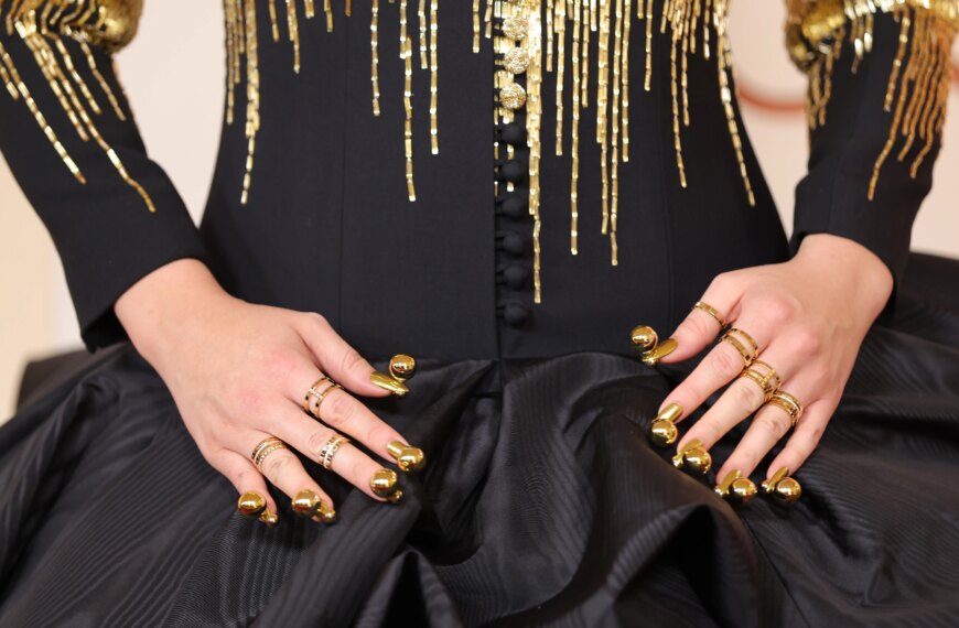 Найефектніший нейл-арт на “Оскарі-2026”: від золотих скульптур до “діамантової роси”
