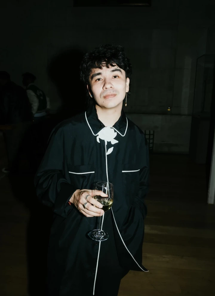 Як Оушен Вуонґ, автор, здобув славу в сучасній літературі 9 Як Оушен Вуонґ, автор, здобув славу в сучасній літературі
3