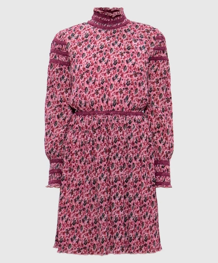 Найактуальніші весняні образи суконь від іменитих стилістів.
9