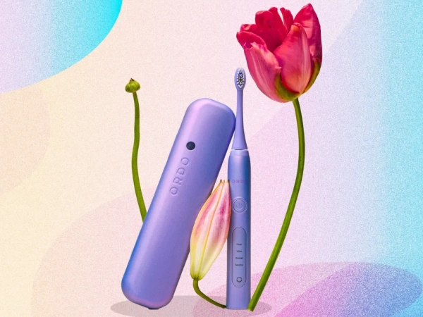 Гаджет для догляду за порожниною рота, який вражає завдяки потужному очищенню