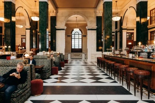 Я провів 16 годин у лондонському районі The Ned, що коштувало мені 1410 фунтів стерлінгів — ось моя чесна думка 21