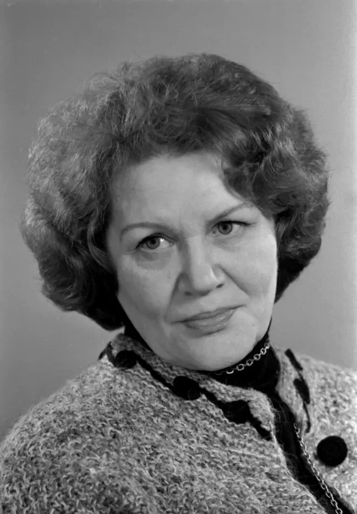 П'ять проникливих поезій Ліни Костенко про любов.
0