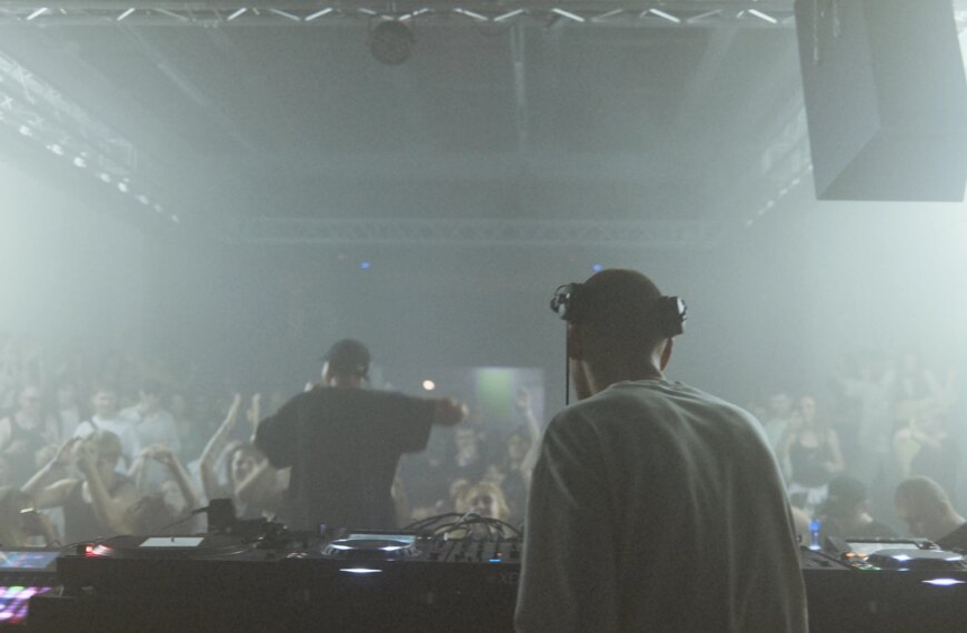 Головна 155 Воєнний Харків: юні музиканти творять за 20 км від передової