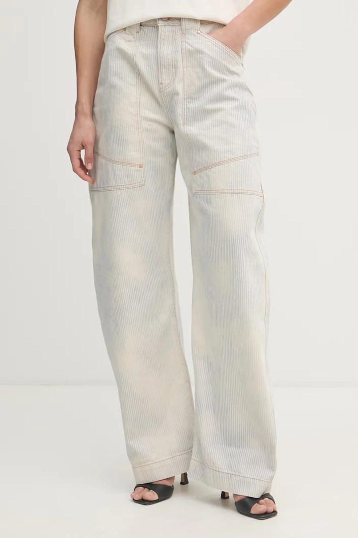 Наймодніші джинси сезону: нова вічна класика 36 Наймодніші джинси сезону: нова вічна класика
18