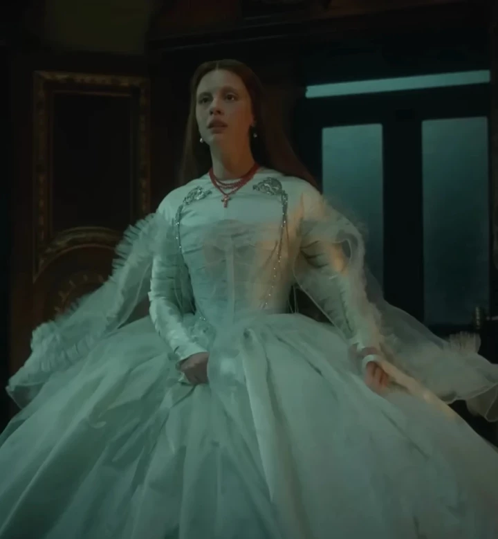 Створення костюмів для готичної франкенштейнівської драми дель Торо.
10