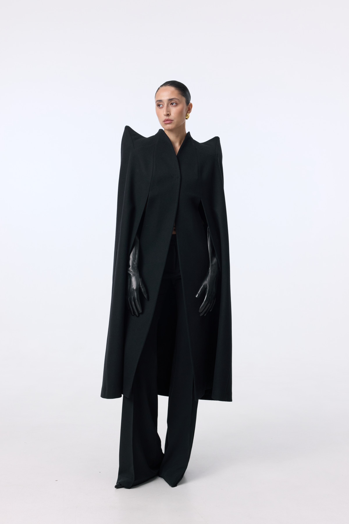 Бойові дії продемонстрували незмінне прагнення людей до стильного одягу, навіть у важкі періоди. Розмова з власницею марки Bazhane, Анною Шведовою.
5