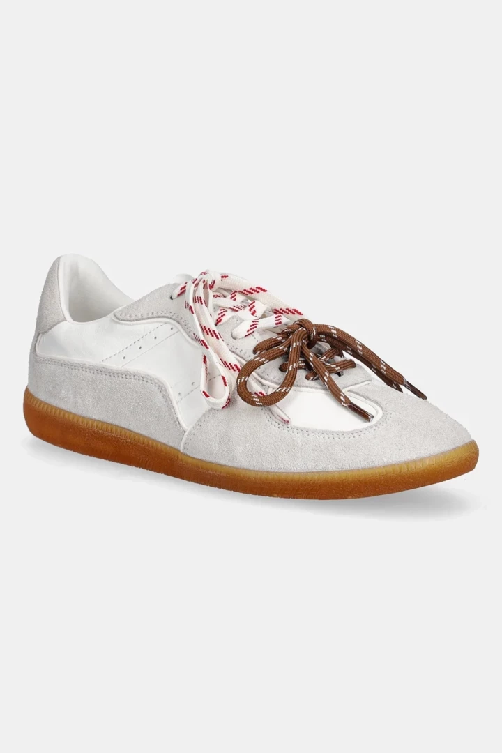 Один легкий прийом шнурівки — і твої кеди в тренді у 2026
7