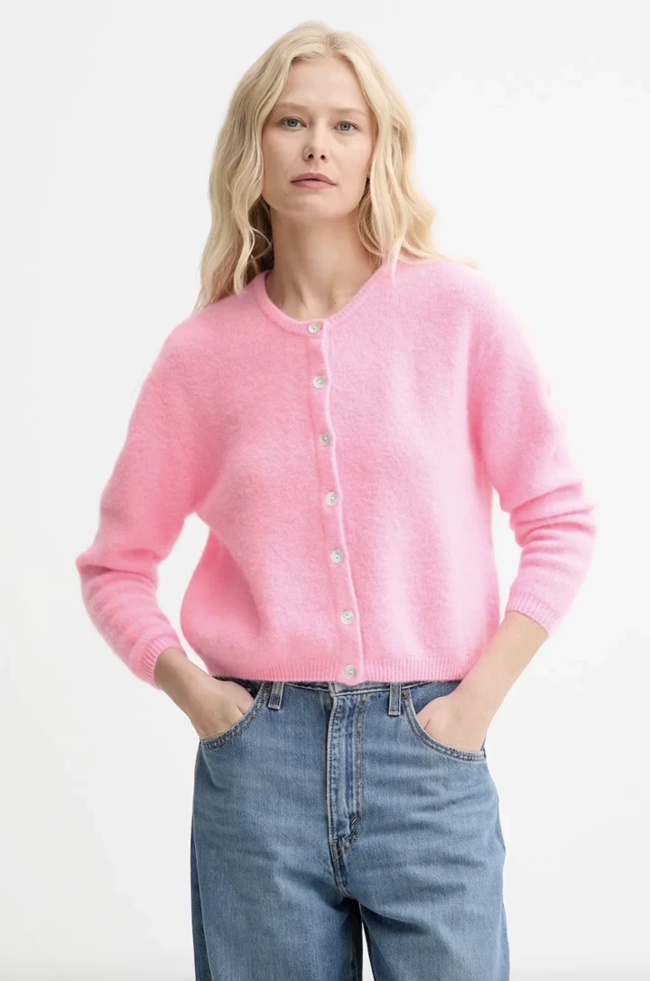 Кардиган кольору троянди: краща заміна бомберу у весняному сезоні
5
