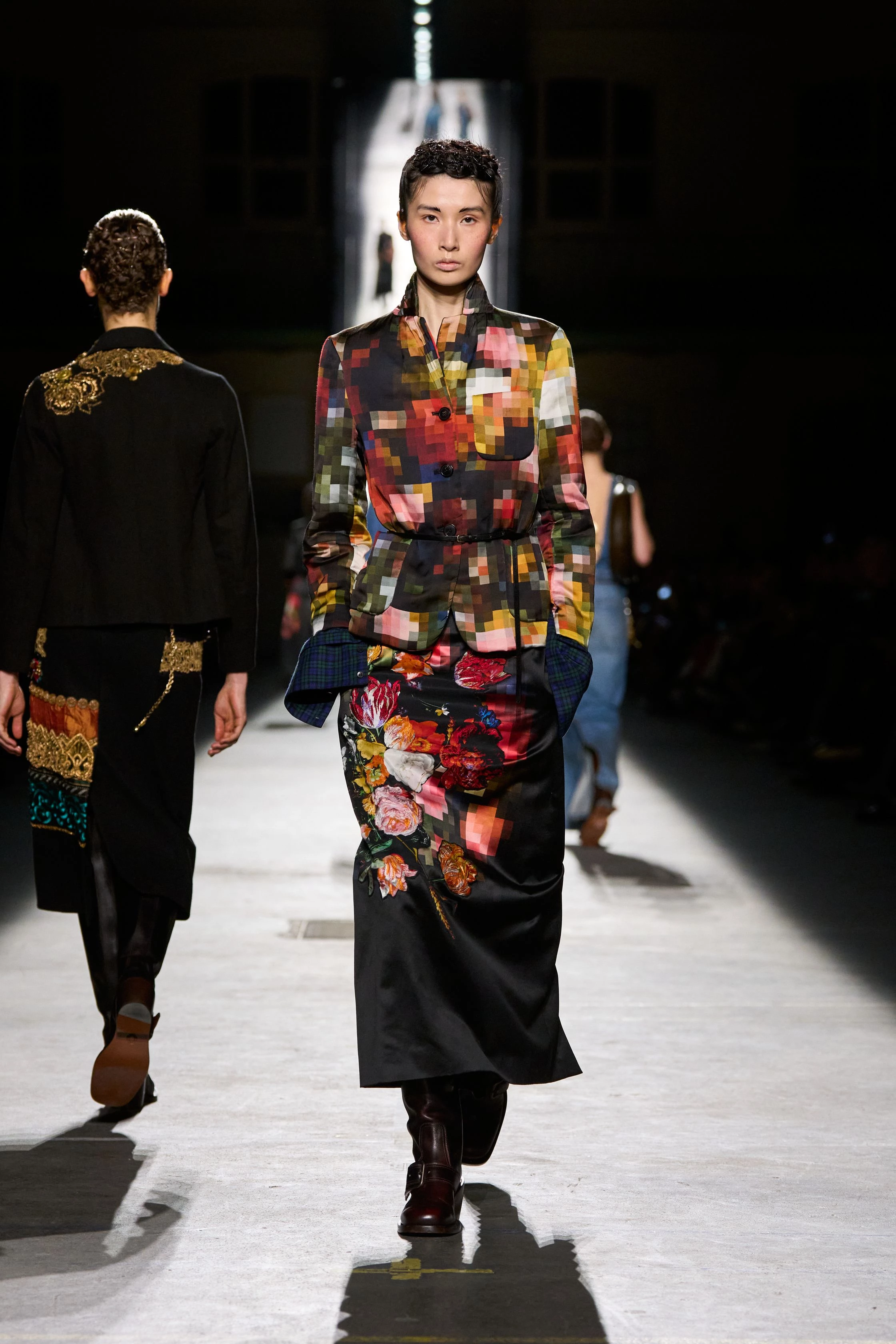 Туга за молодістю: огляд нової осінньо-зимової лінійки Dries Van Noten 2026/2027 30 Туга за молодістю: огляд нової осінньо-зимової лінійки Dries Van Noten 2026/2027
13