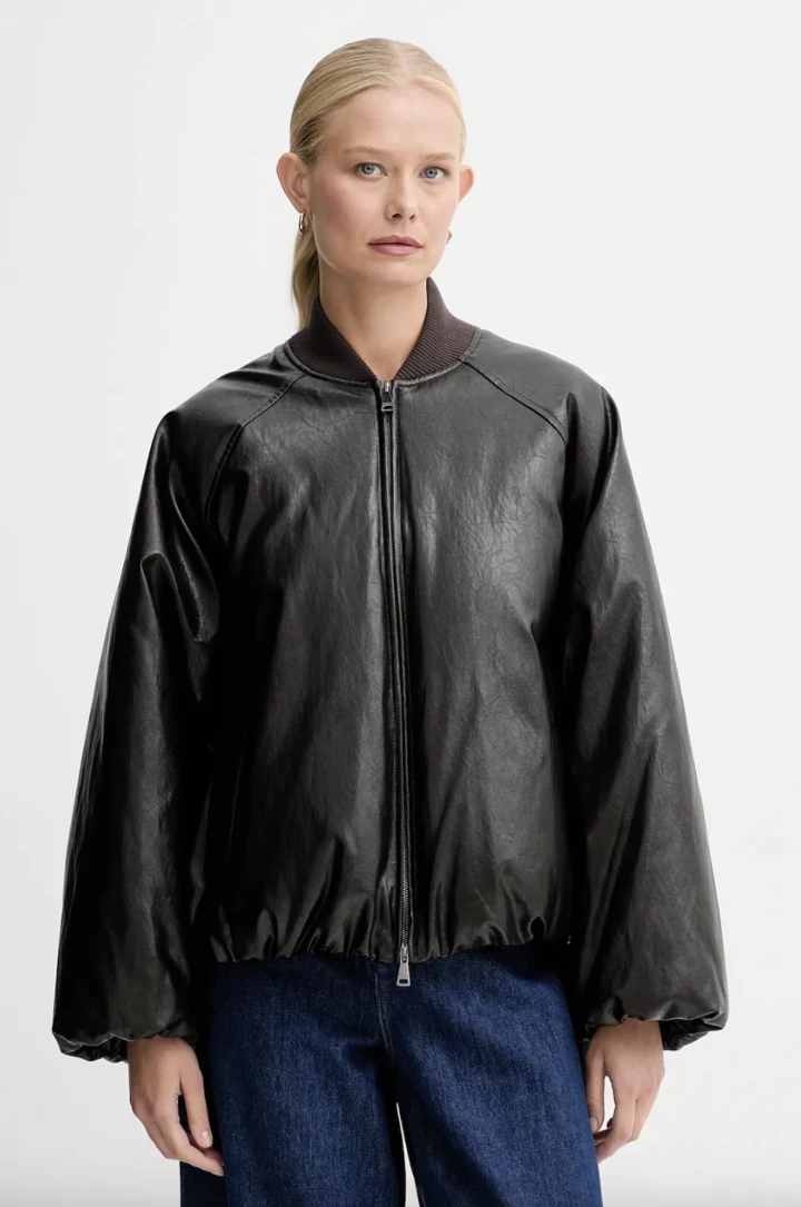 Об'ємні образи та штани-парашути – провідні тренди в моді 2026. 17 Об'ємні образи та штани-парашути – провідні тренди в моді 2026.
7