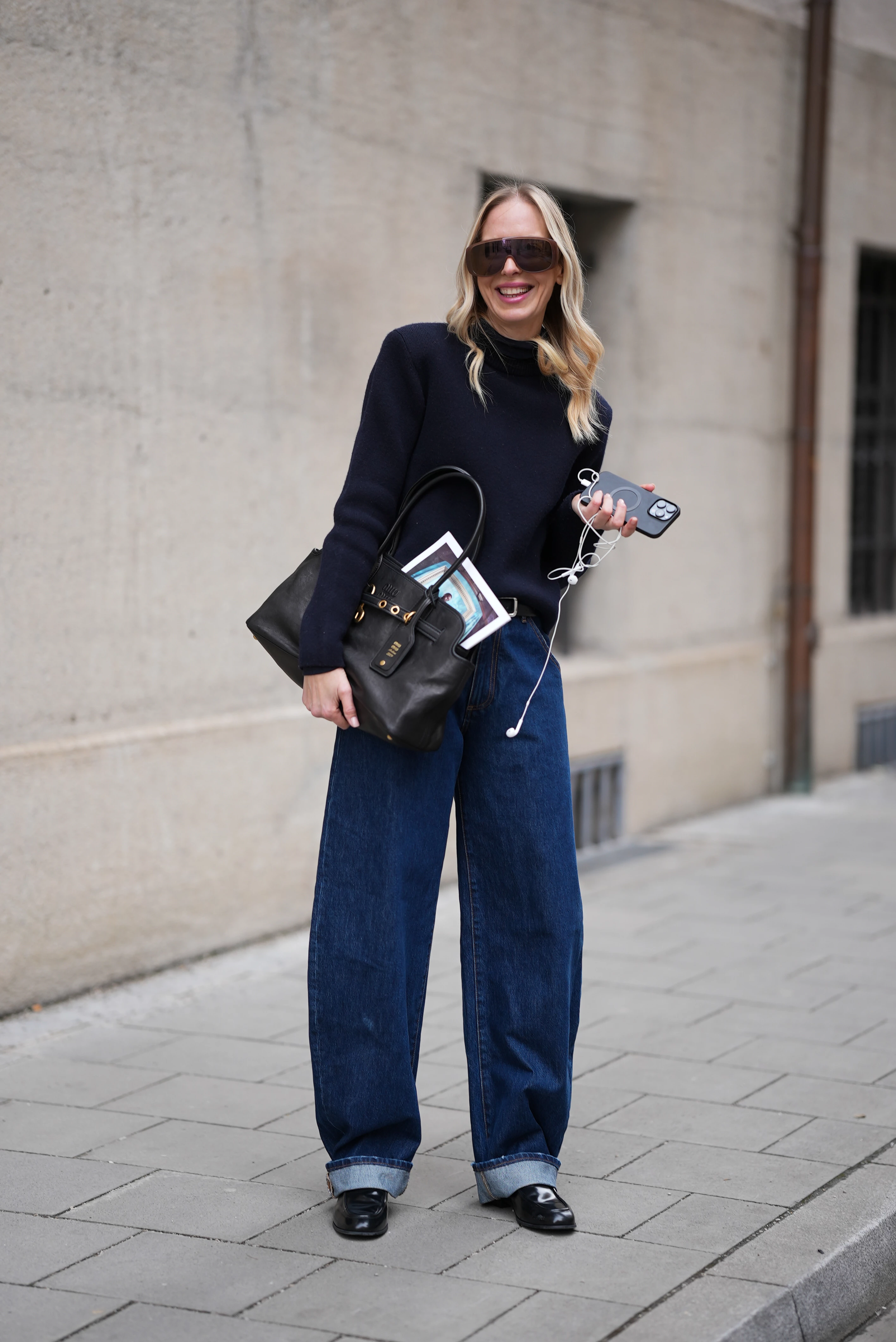 Наймодніші джинси сезону: нова вічна класика 25 Наймодніші джинси сезону: нова вічна класика
7