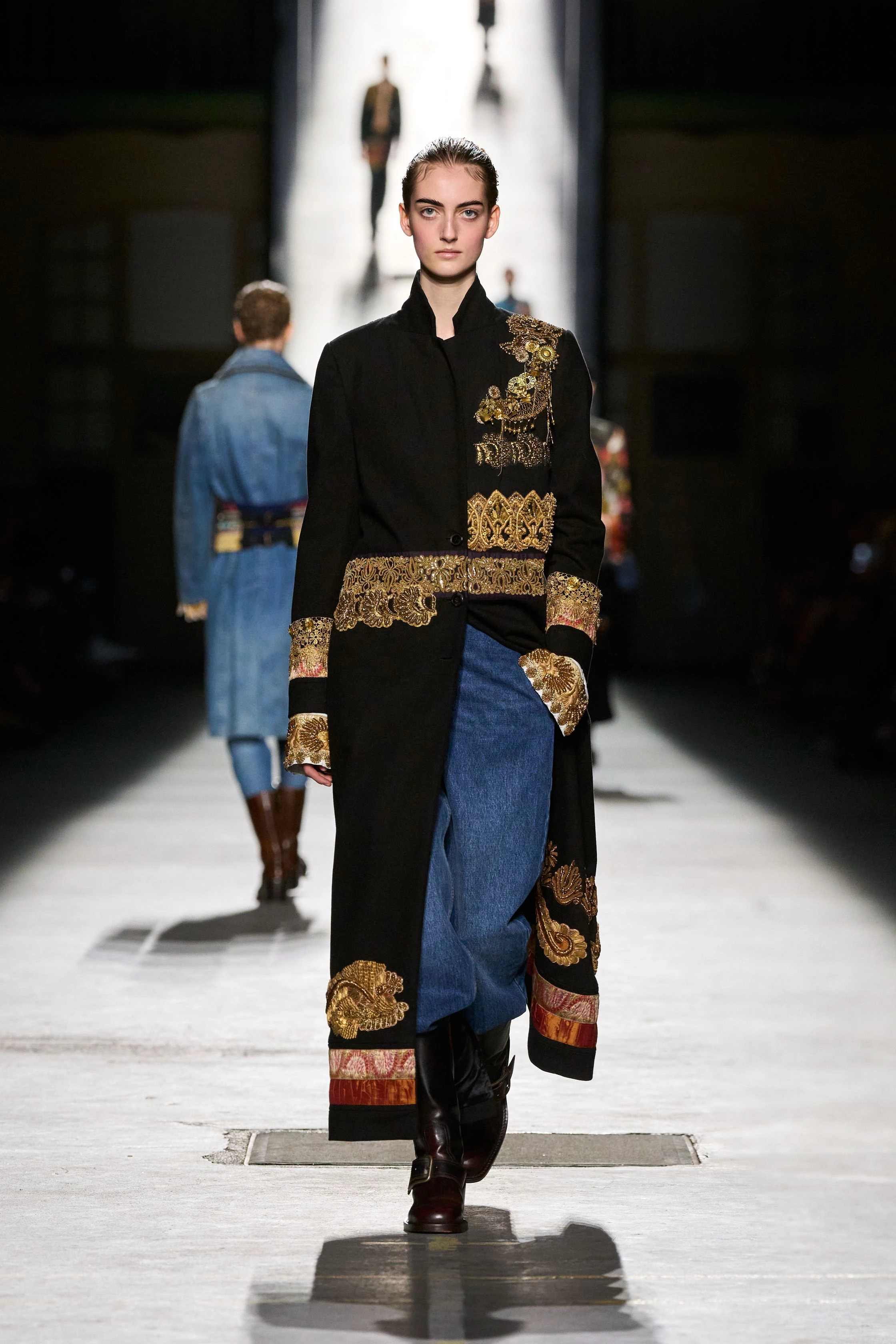 Туга за молодістю: огляд нової осінньо-зимової лінійки Dries Van Noten 2026/2027 32 Туга за молодістю: огляд нової осінньо-зимової лінійки Dries Van Noten 2026/2027
15