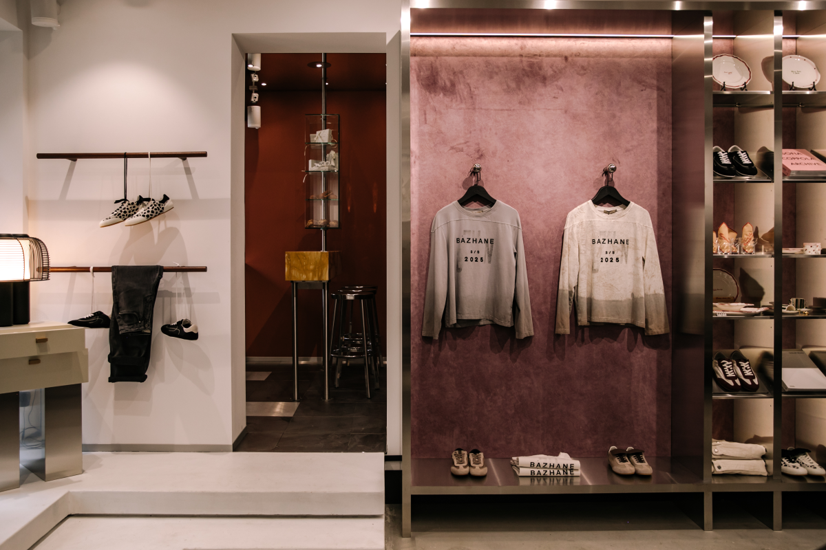 Бойові дії продемонстрували незмінне прагнення людей до стильного одягу, навіть у важкі періоди. Розмова з власницею марки Bazhane, Анною Шведовою.
9