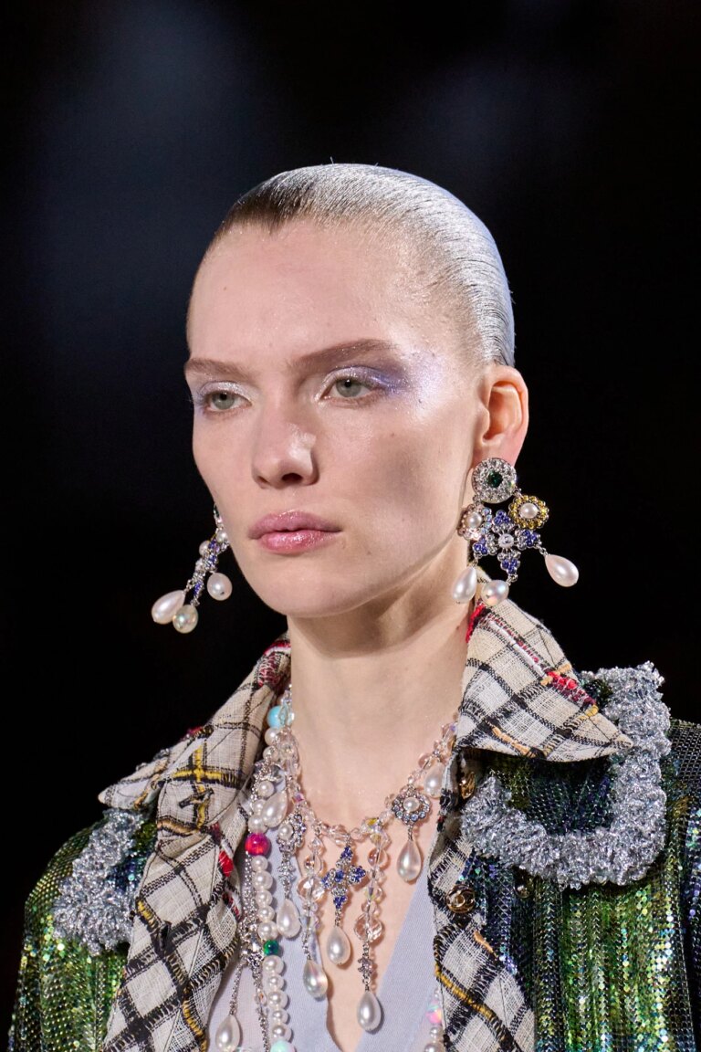 7 головних б'юті-тенденцій з Паризького тижня моди, популярних восени 2026 року. 8