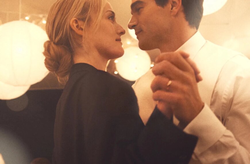 Головна 243 Відлуння 90-х: Саундтрек з “Американської історії кохання”