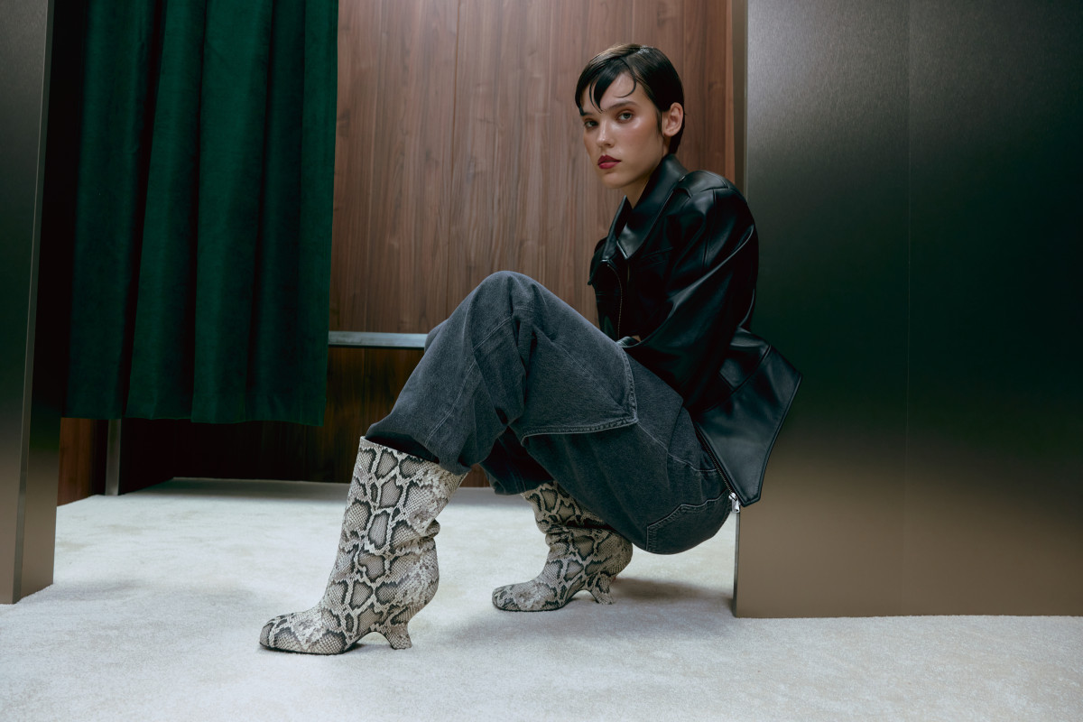 Бойові дії продемонстрували незмінне прагнення людей до стильного одягу, навіть у важкі періоди. Розмова з власницею марки Bazhane, Анною Шведовою.
25