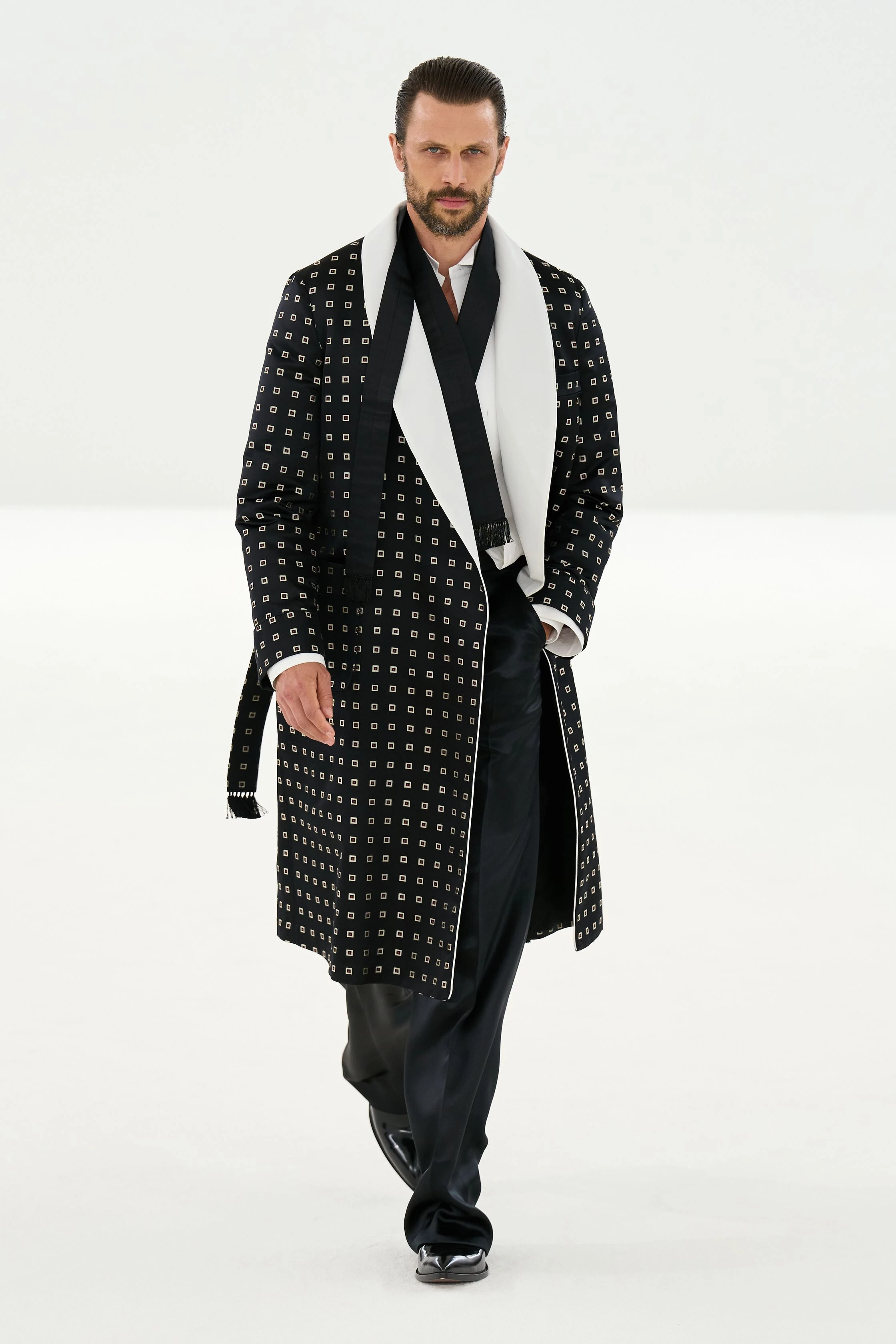 Haider Ackermann: Новий, зухвалий погляд на спадок Tom Ford.
17