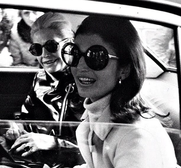 Головна 163 Бездоганна зачіска після 50: елегантність у стилі Жаклін Кеннеді