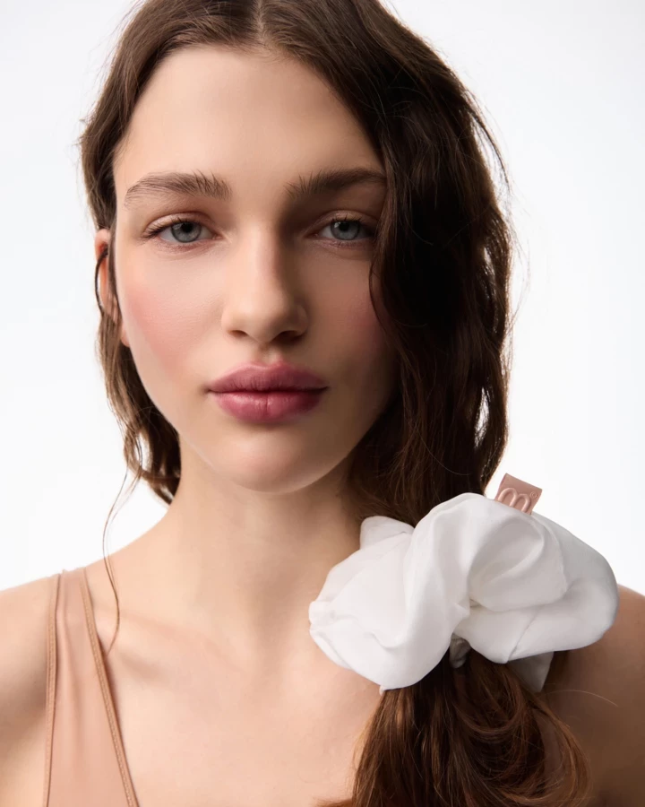 VOGUE UA: Плани. Пункт 10: Довге та пишне волосся.
6