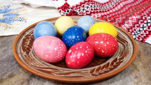 Головна 191 Швидкі та яскраві писанки: оригінальна ідея для великодніх…