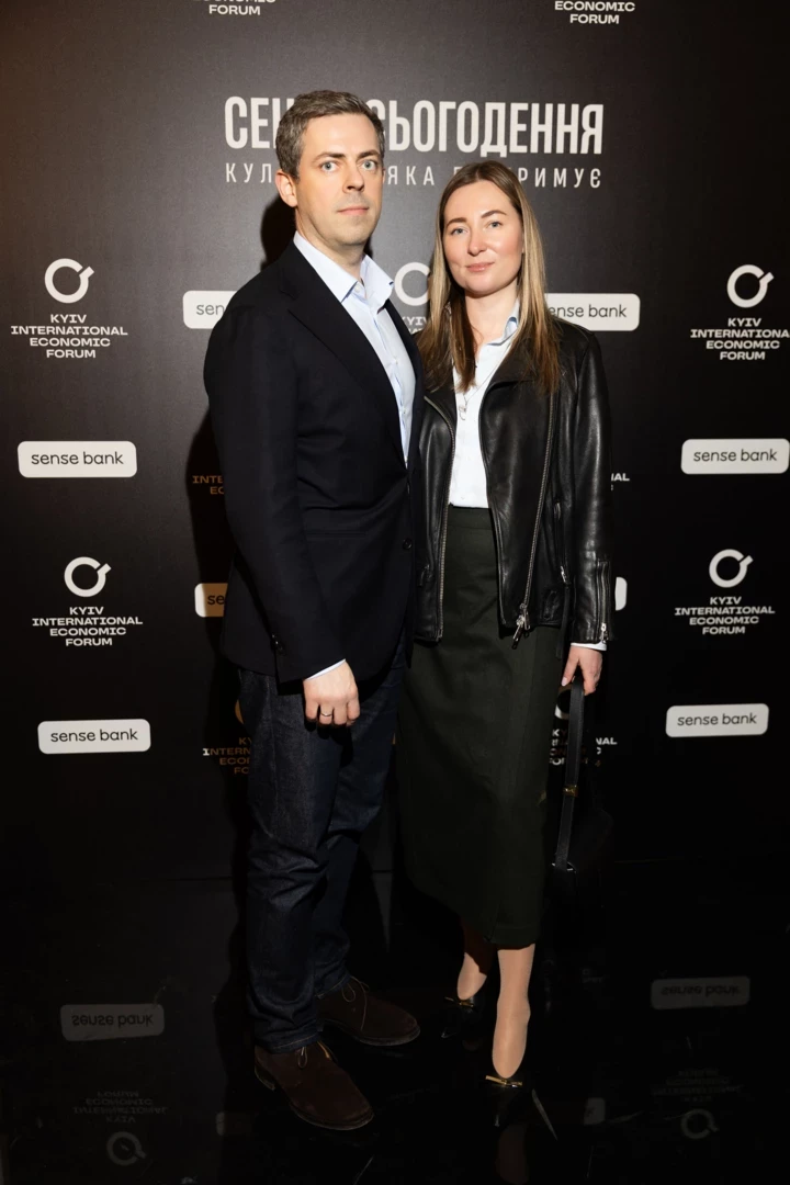 Вечір "Сенси сьогодення": культура підтримки в театрі Лесі Українки
13