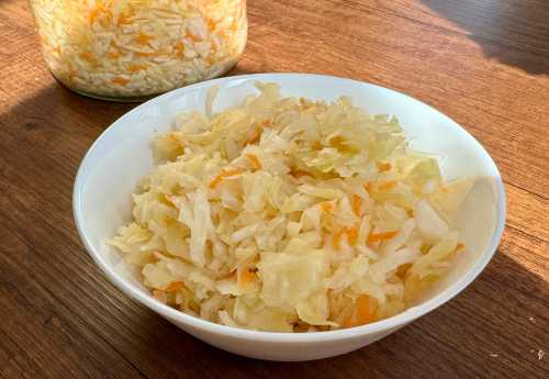 Секрети бездоганної, хрумкої та соковитої квашеної капусти