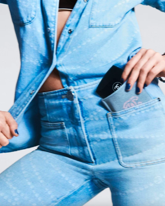 Відлуння дев'яностих у свіжій косметичній лінійці Chanel.
3