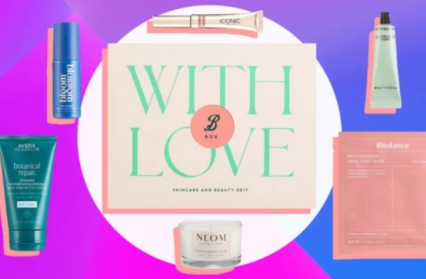 Цей косметичний набір до Дня матері вартістю 310 фунтів стерлінгів просто вражає, а коштує всього 60 фунтів стерлінгів.