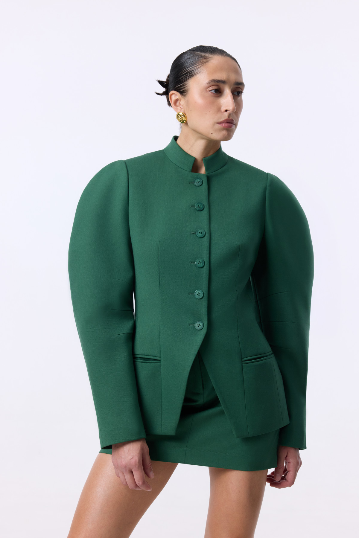 Бойові дії продемонстрували незмінне прагнення людей до стильного одягу, навіть у важкі періоди. Розмова з власницею марки Bazhane, Анною Шведовою.
4