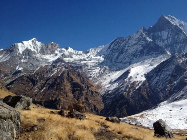 Види на гори в Непалі.