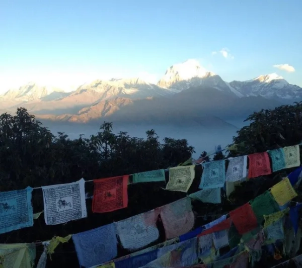 Види на гори в Непалі.