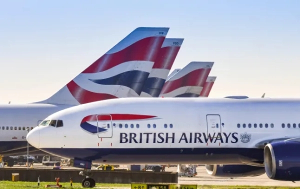 Boeing 777 British Airways готується до зльоту