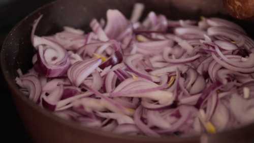 Секрет вдалої смаженої цибулі: додайте соду, щоб зекономити&hellip;