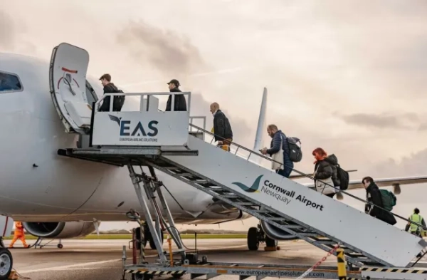 Британська авіакомпанія раптово скасовує всі рейси з Лондона до «приголомшливого» літнього курорту 12 Британська авіакомпанія скасовує всі рейси з Лондона до цього «приголомшливого» пляжного курорту