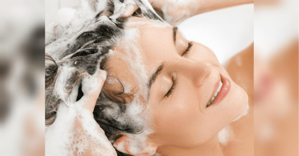 Прискорений ріст волосся з двома краплями: бюджетний засіб з аптеки, перевірений поколіннями.