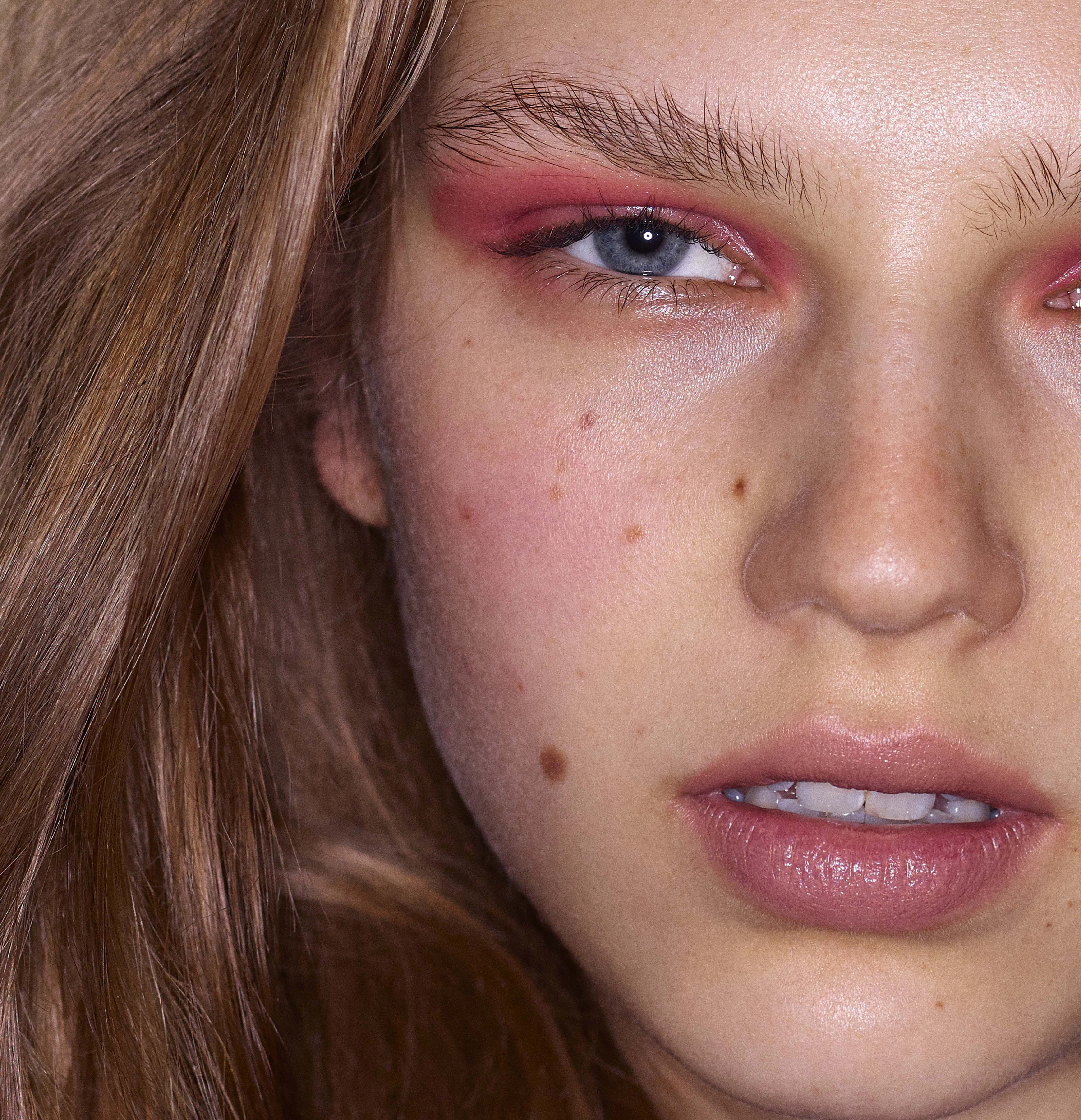 Коли краще мити голову: вранці чи ввечері?
0