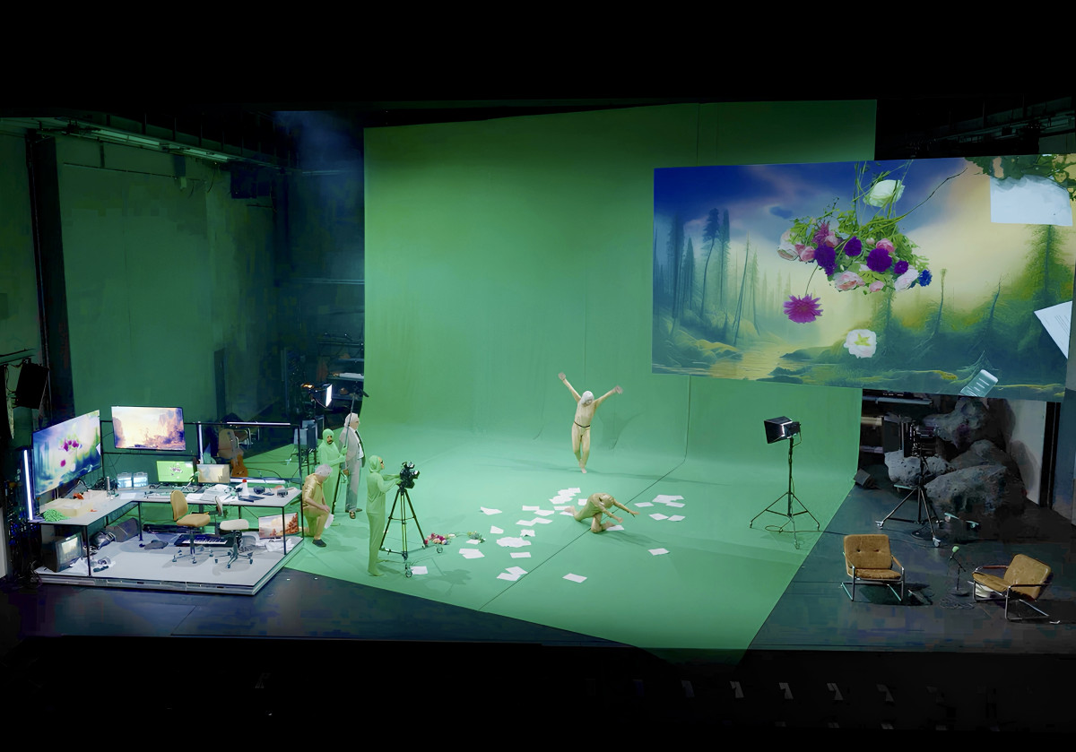 "Одяг у цій постановці – мій головний виклик та поле діяльності": Ольга Штейн про "Троянство" і співпрацю з Давидом Петросяном
7