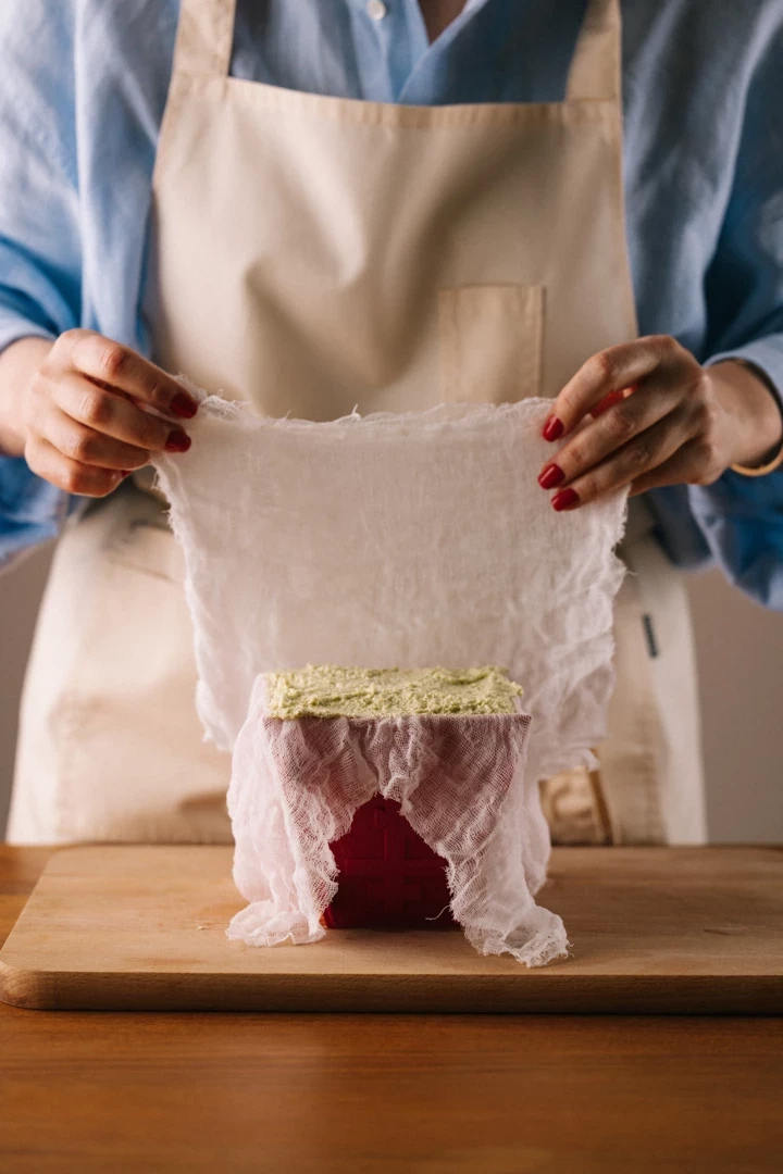 Паска сирна холодна: вражаюча великодня страва
15