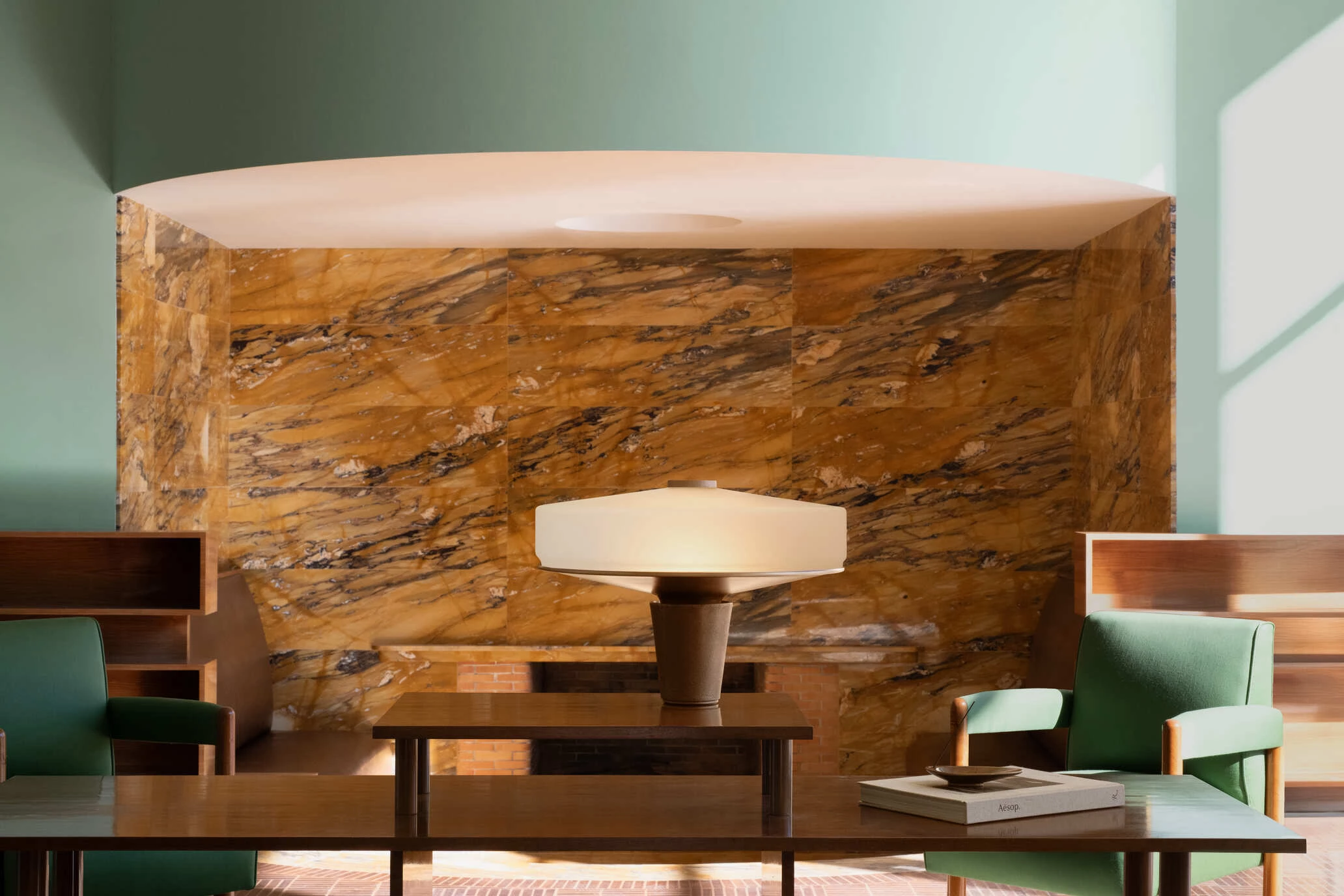 Демі Мур: обличчя Lancôme та інші 5 найважливіших новин краси у квітні
5