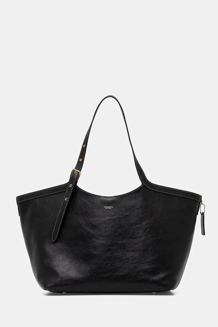 Coach: Вибір сумок для стильних зірок
11