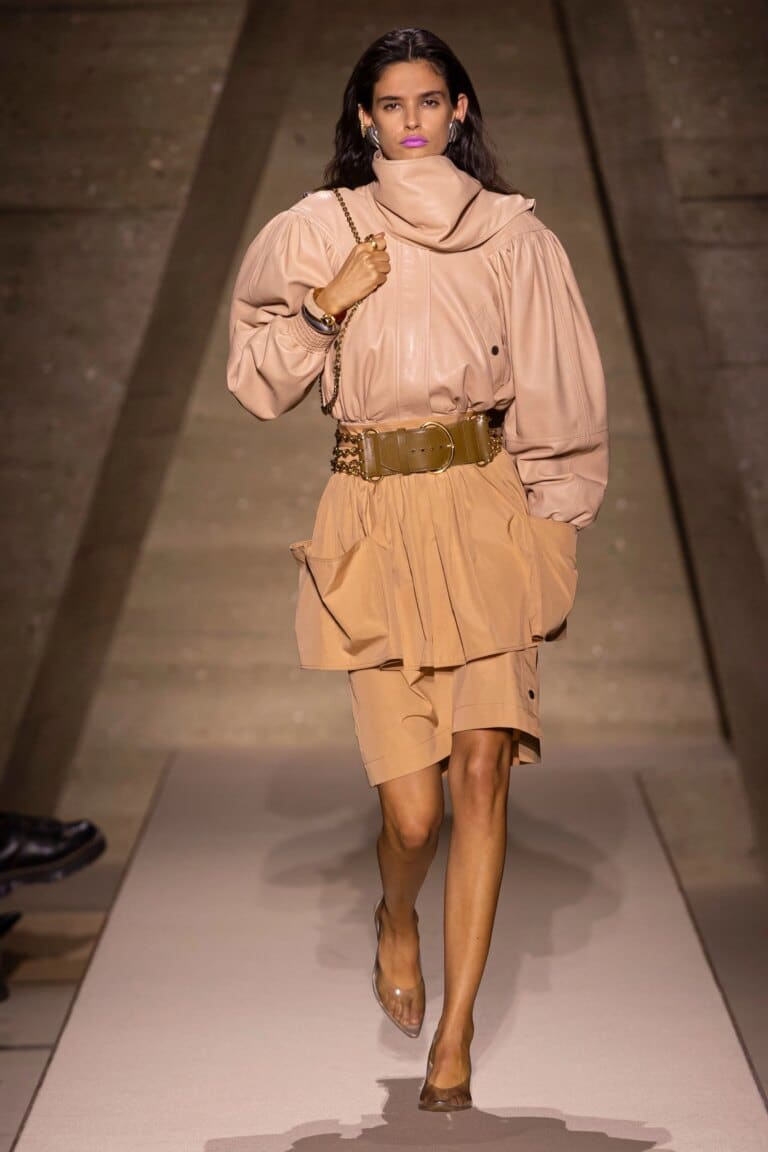 Ця деталь – ключовий штрих у наших луках на прийдешні місяці. 19