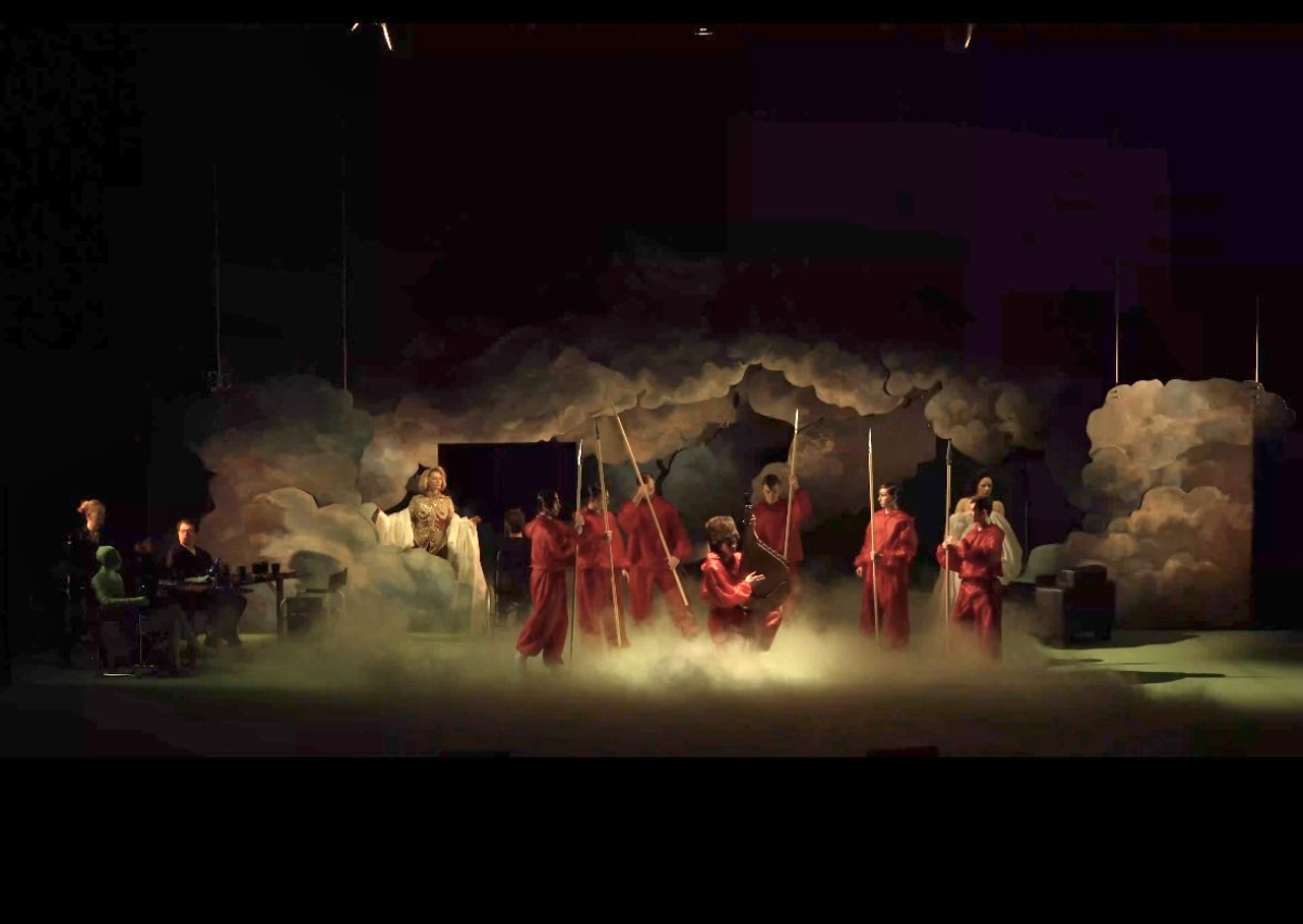 "Одяг у цій постановці – мій головний виклик та поле діяльності": Ольга Штейн про "Троянство" і співпрацю з Давидом Петросяном
11