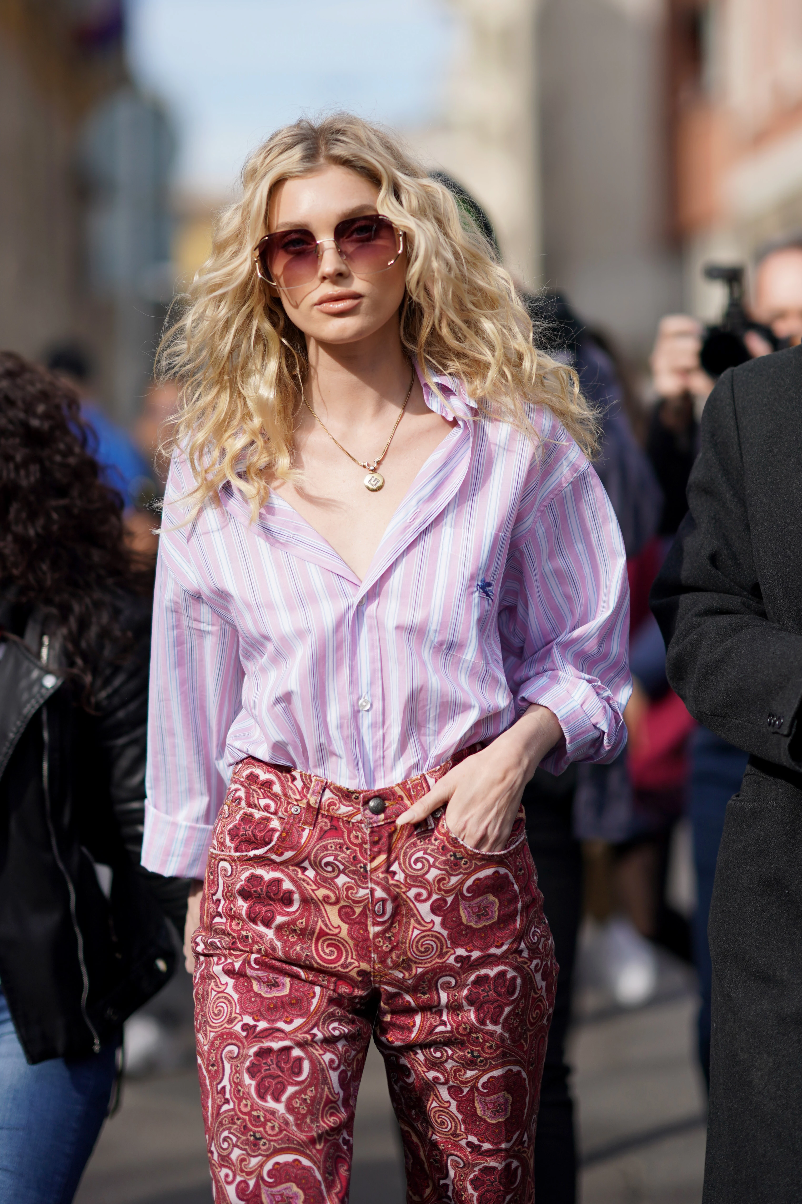 Трендова сорочка весни 2026: не біла база
2