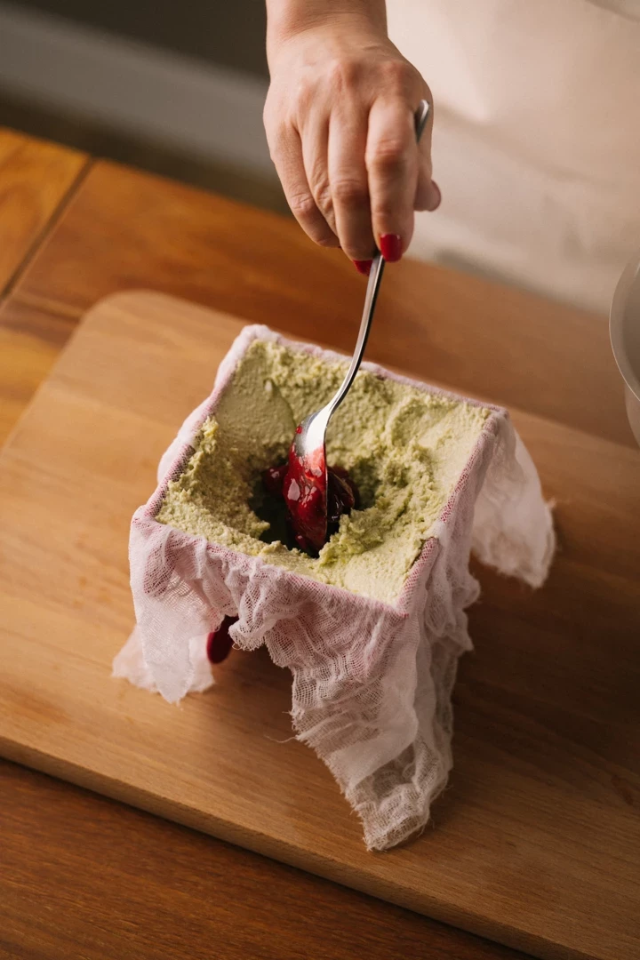 Паска сирна холодна: вражаюча великодня страва
12