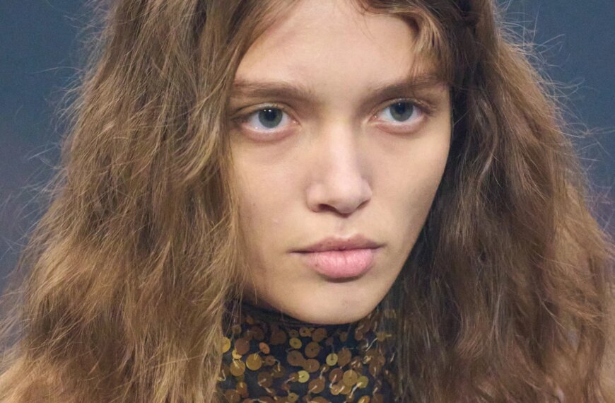 Головна 233 Найкращі зачіски для кучерявого волосся: безвідмовні варіанти