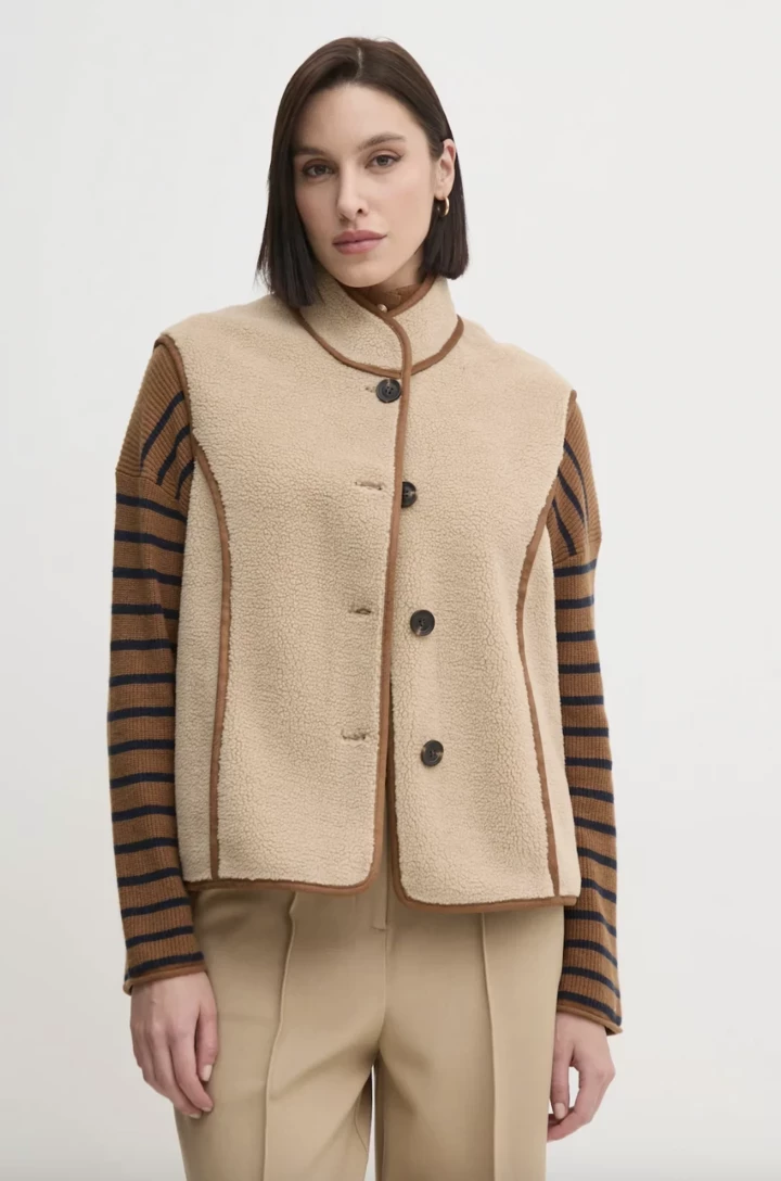 Жилет – трендовий замінник куртки-бомбер, що зараз у фаворі у стильних дівчат.
3