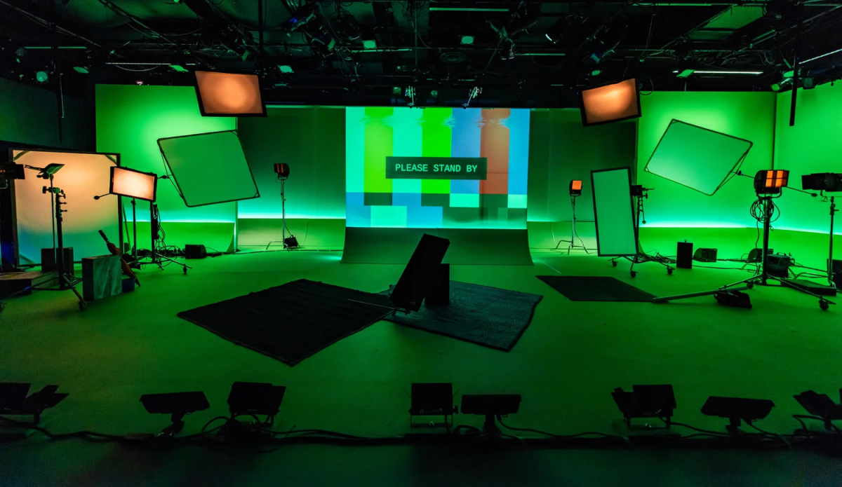 "Одяг у цій постановці – мій головний виклик та поле діяльності": Ольга Штейн про "Троянство" і співпрацю з Давидом Петросяном
8