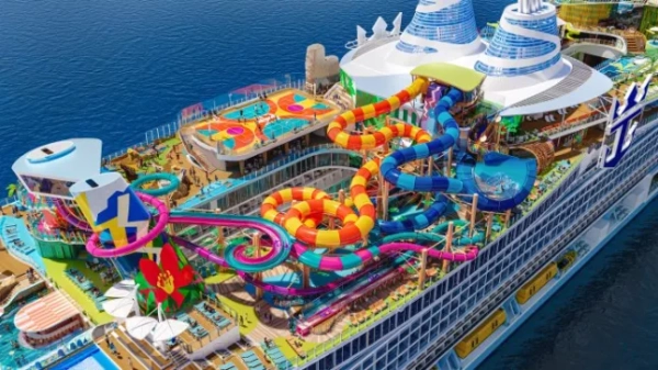 Royal Caribbean представляє свій новий найбільший у світі круїзний лайнер – з рекордною кількістю басейнів і ресторанів, а також триповерховим будиночком на дереві.