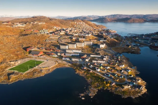 Новий аеропорт відкрився на найбільшому острові світу з щотижневими рейсами до незайманої&hellip;